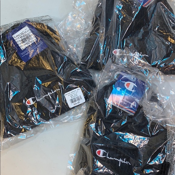 Champion Script Logo Beanie - Black NWT - Picture 12 of 13